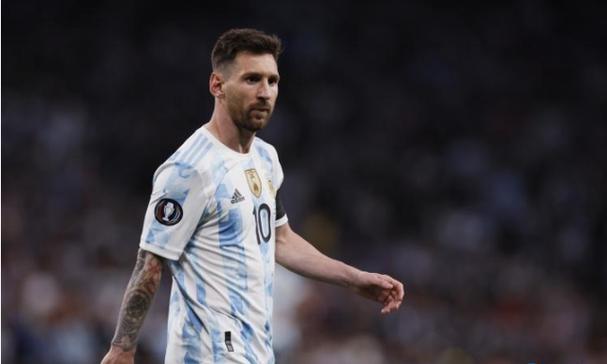 湖人新秀克内克特携手快餐品牌推新品